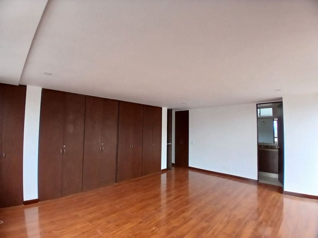 Apartamento de 3 alcobas en venta en Pradera Norte, Bogotá, 168 m² · foto 4 de 20