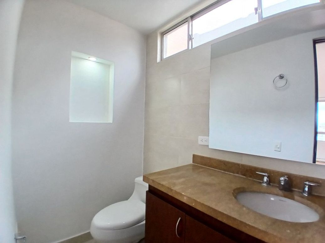 Apartamento de 3 alcobas en venta en Pradera Norte, Bogotá, 168 m² · foto 6 de 20