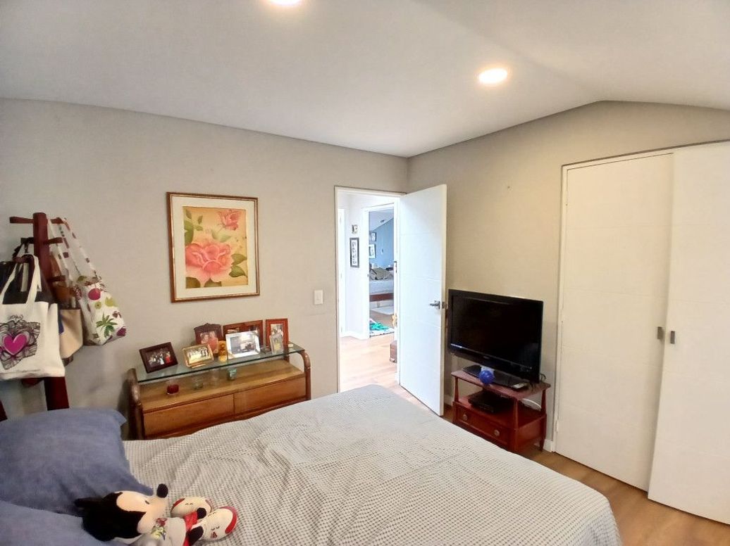 Casa de 3 alcobas en venta en Ub. Cordoba Niza, Bogotá, 228 m² · foto 10 de 19
