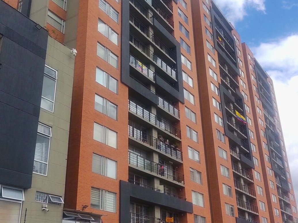 Apartamento de 3 alcobas en venta en La Pradera, Bogotá, 71 m² · foto 2 de 20