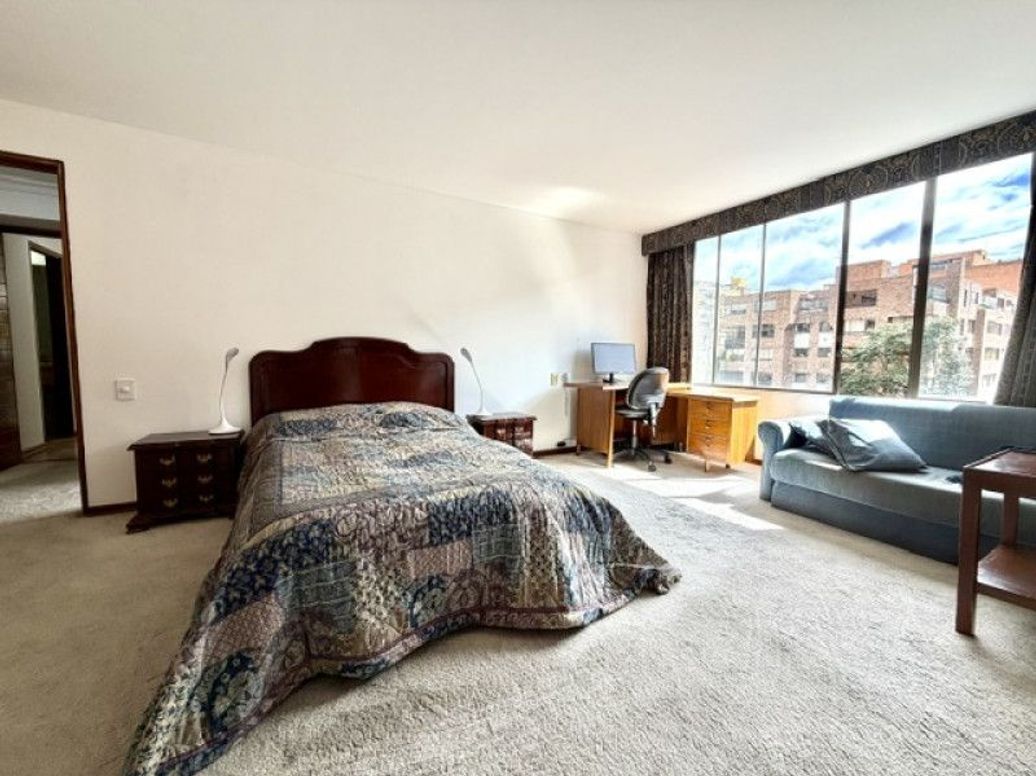 Apartamento de 3 alcobas en venta en La Carolina, Bogotá, 152 m² · foto 16 de 20