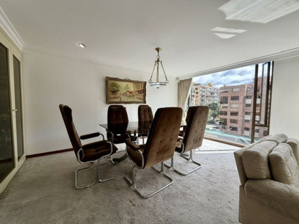 Apartamento de 3 alcobas en venta en La Carolina, Bogotá, 152 m² · foto 8 de 20
