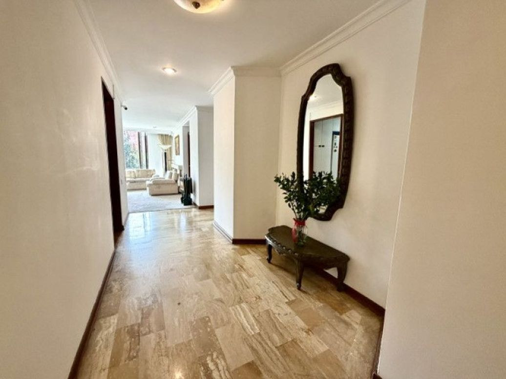 Apartamento de 3 alcobas en venta en La Carolina, Bogotá, 152 m² · foto 6 de 20