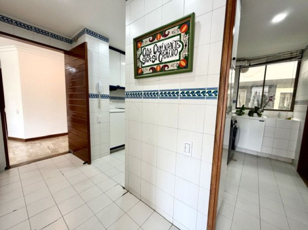 Apartamento de 3 alcobas en venta en La Carolina, Bogotá, 152 m² · foto 13 de 20