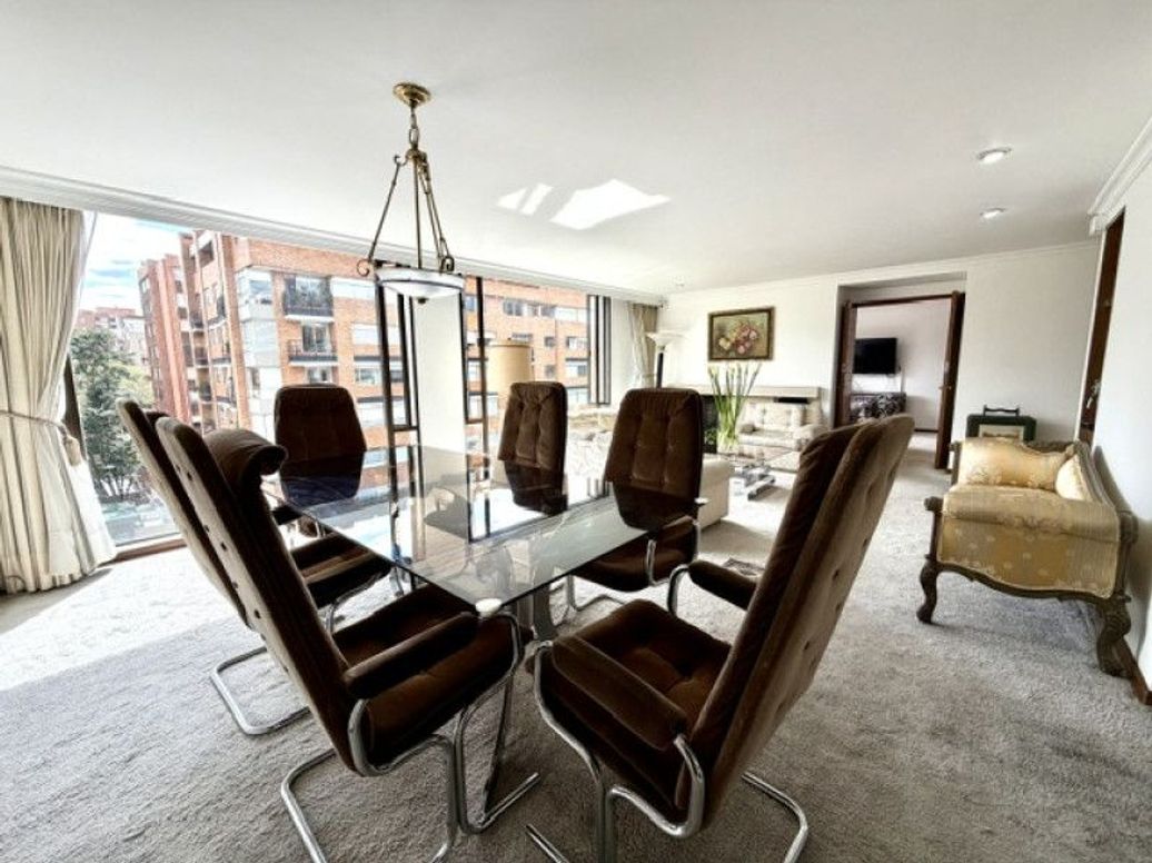 Apartamento de 3 alcobas en venta en La Carolina, Bogotá, 152 m² · foto 9 de 20