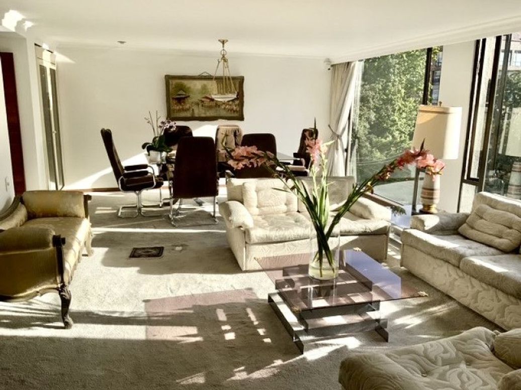Apartamento de 3 alcobas en venta en La Carolina, Bogotá, 152 m² · foto 5 de 20