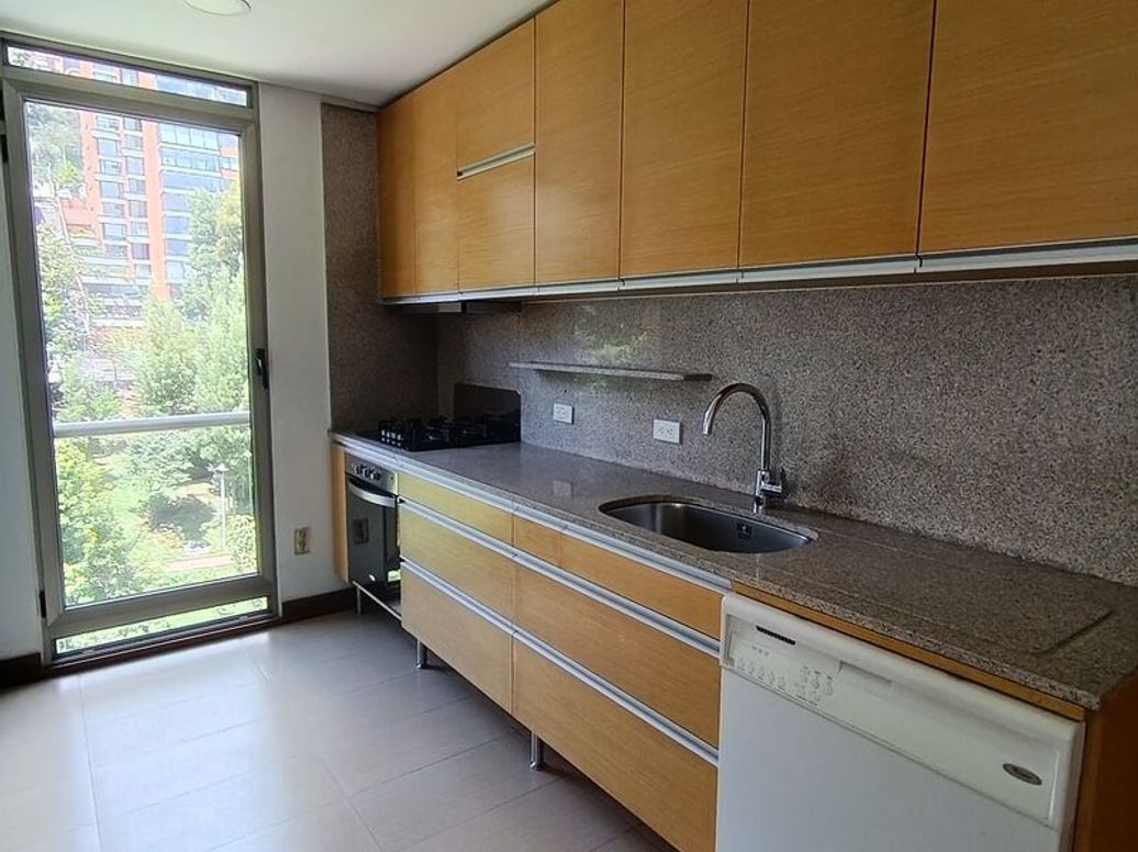 Apartamento de 3 alcobas en venta en Chico, Bogotá, 155 m² · foto 11 de 20