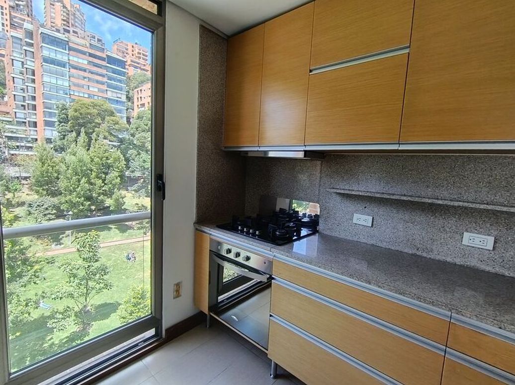 Apartamento de 3 alcobas en venta en Chico, Bogotá, 155 m² · foto 12 de 20