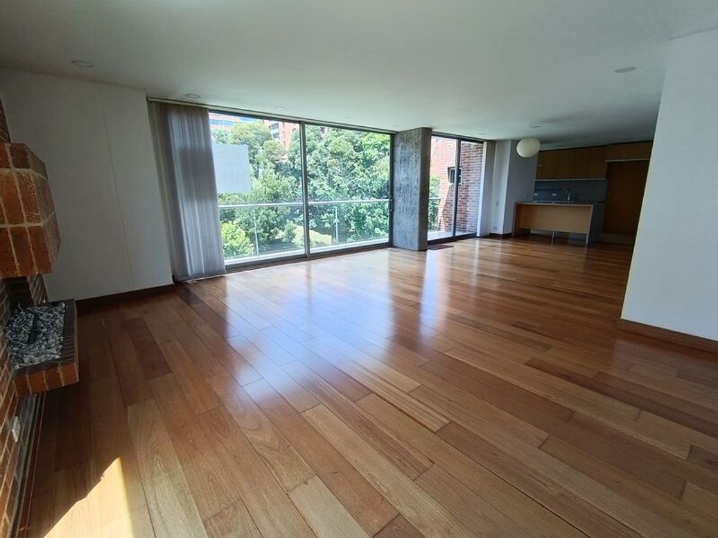 Apartamento de 3 alcobas en venta en Chico, Bogotá, 155 m² · foto 4 de 20