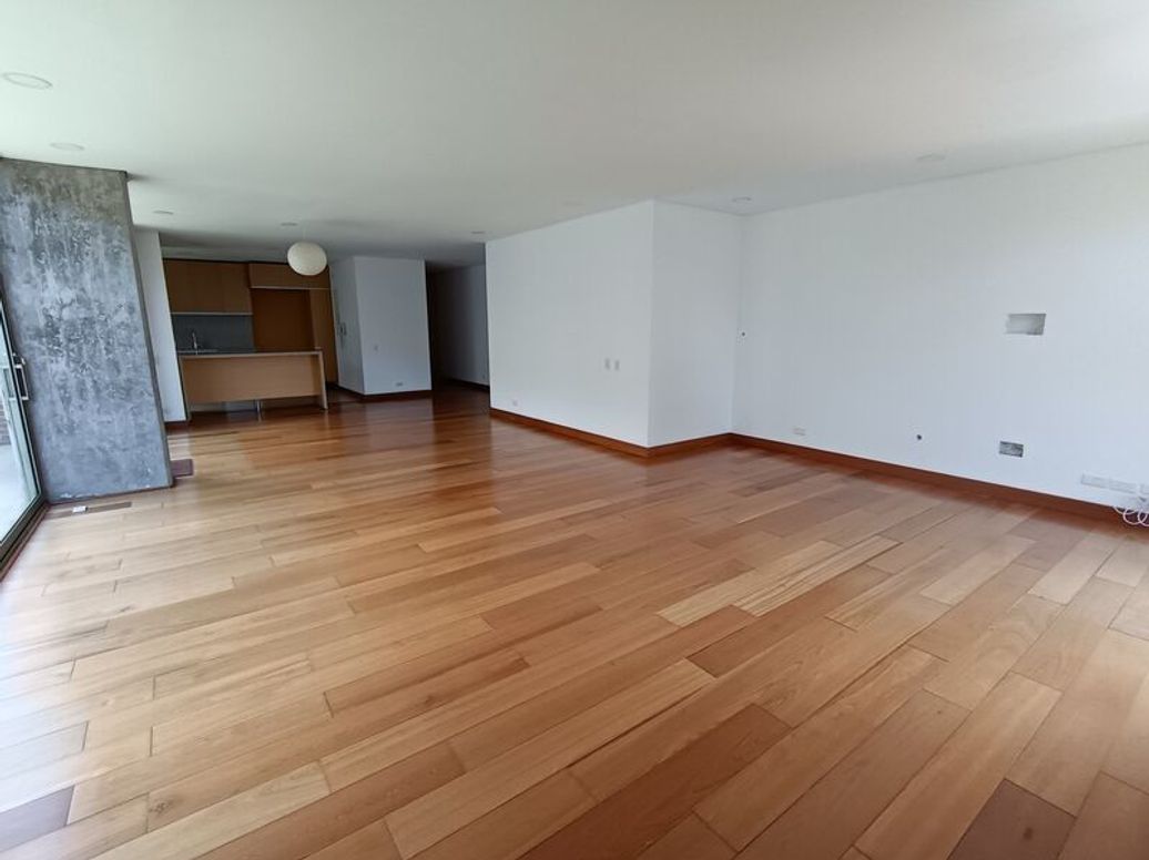 Apartamento de 3 alcobas en venta en Chico, Bogotá, 155 m² · foto 5 de 20