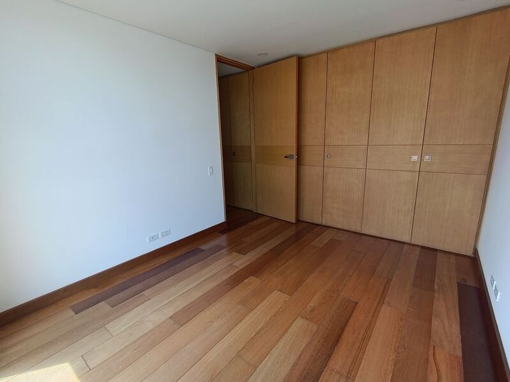 Apartamento de 3 alcobas en venta en Chico, Bogotá, 155 m² · foto 15 de 20