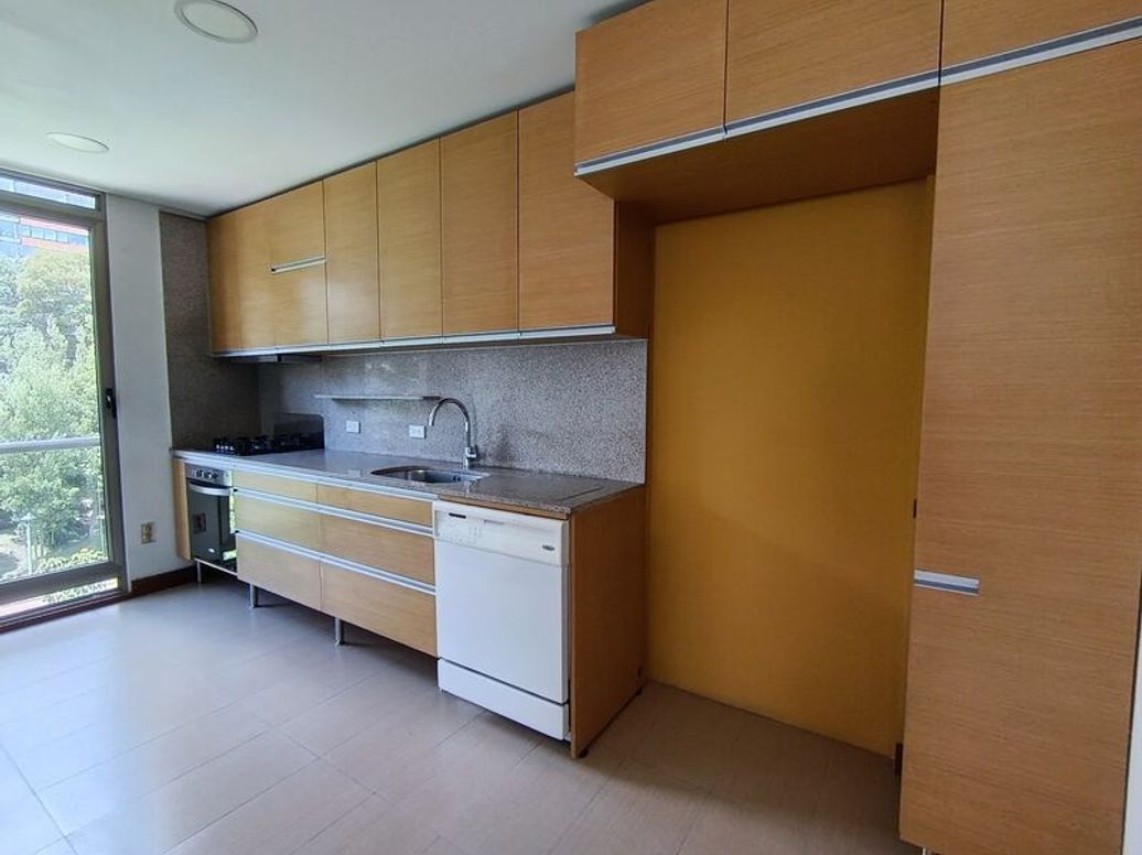 Apartamento de 3 alcobas en venta en Chico, Bogotá, 155 m² · foto 10 de 20