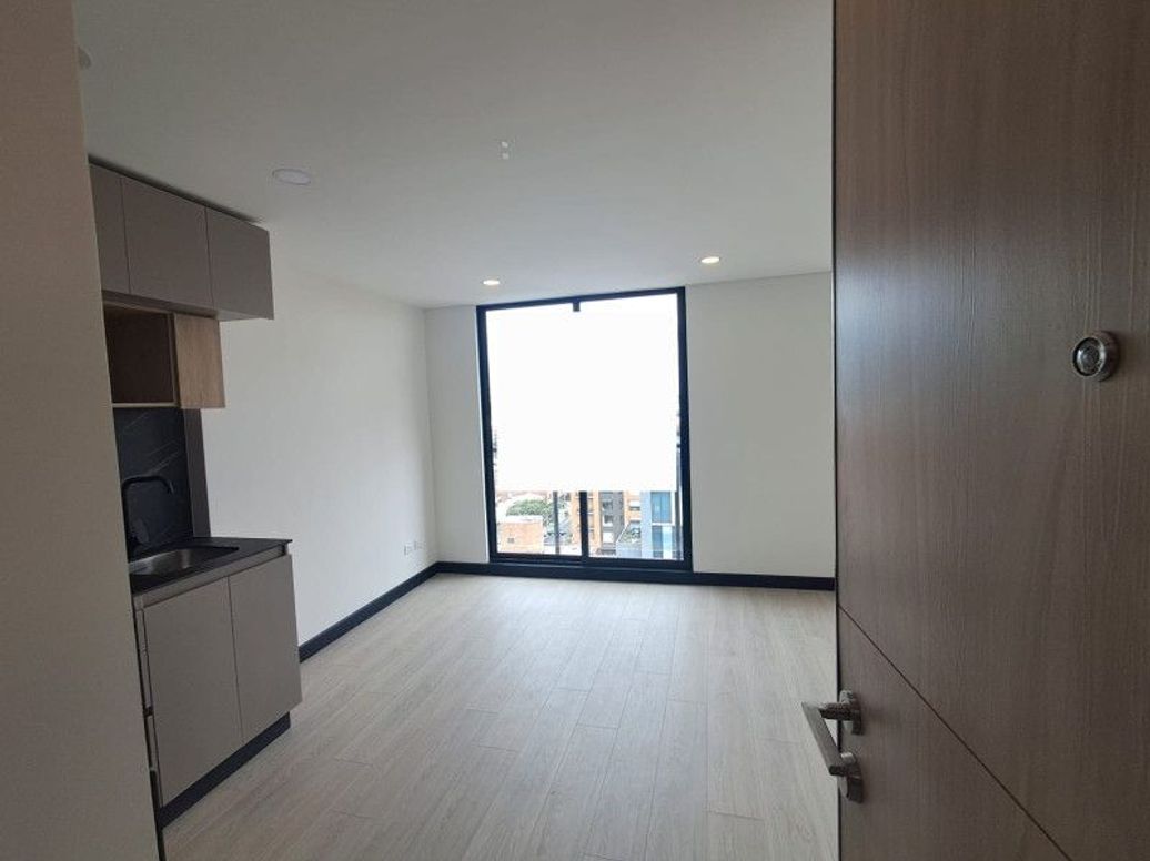 Apartamento de 1 alcoba en venta en Santa Barbara Oriental, Bogotá, 37 m² · foto 2 de 19