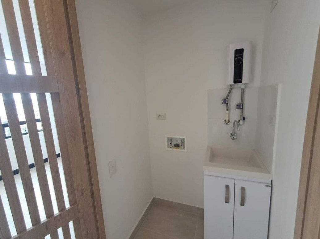 Apartamento de 1 alcoba en venta en Santa Barbara Oriental, Bogotá, 37 m² · foto 13 de 19
