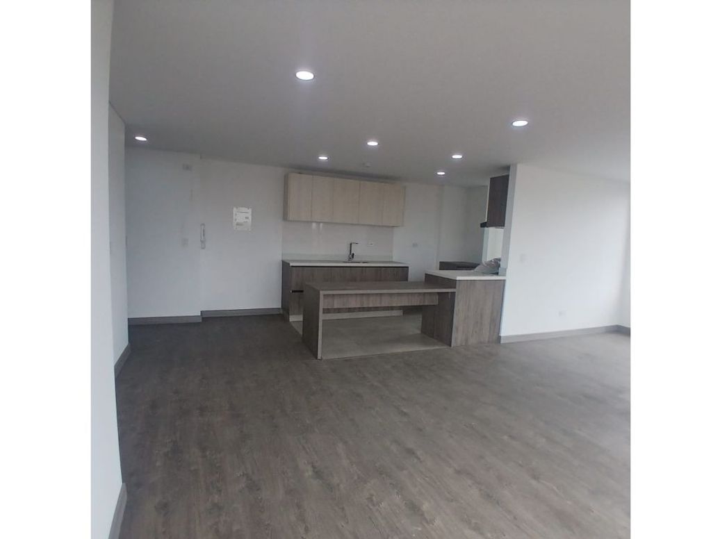 Apartamento de 3 alcobas en venta en Teusaquillo, Bogotá, 125 m² · foto 2 de 20