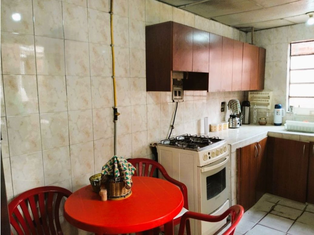 Casa de 3 alcobas en venta en Santander, Bogotá, 308 m² · foto 7 de 9
