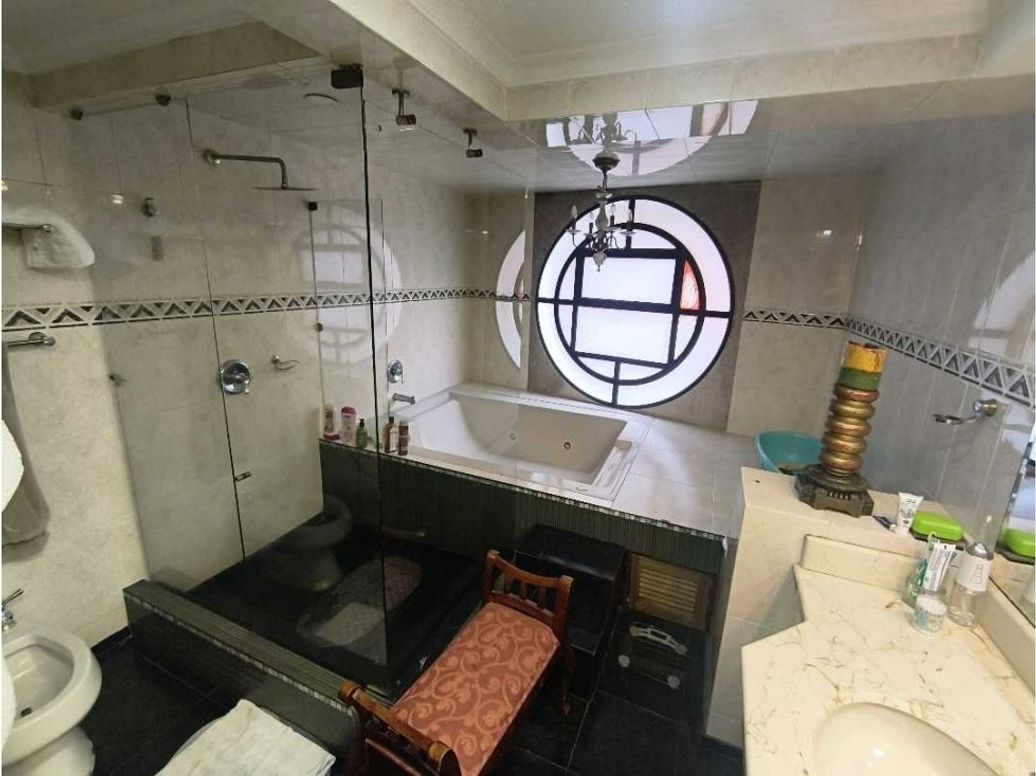 Apartamento de 4 alcobas en venta en Los Rosales, Bogotá, 284 m² · foto 19 de 20