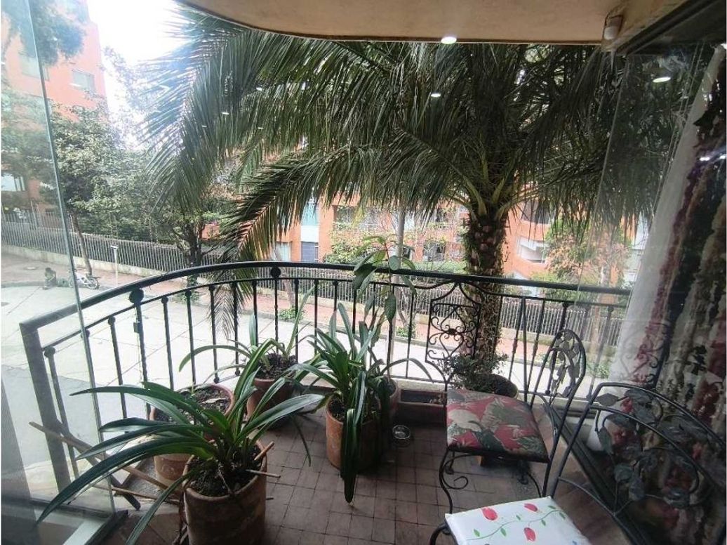 Apartamento de 4 alcobas en venta en Los Rosales, Bogotá, 284 m² · foto 7 de 20