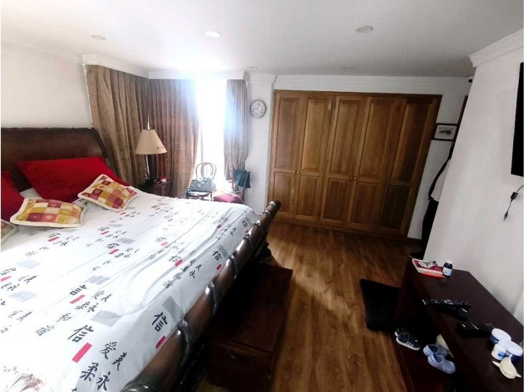 Apartamento de 4 alcobas en venta en Los Rosales, Bogotá, 284 m² · foto 15 de 20