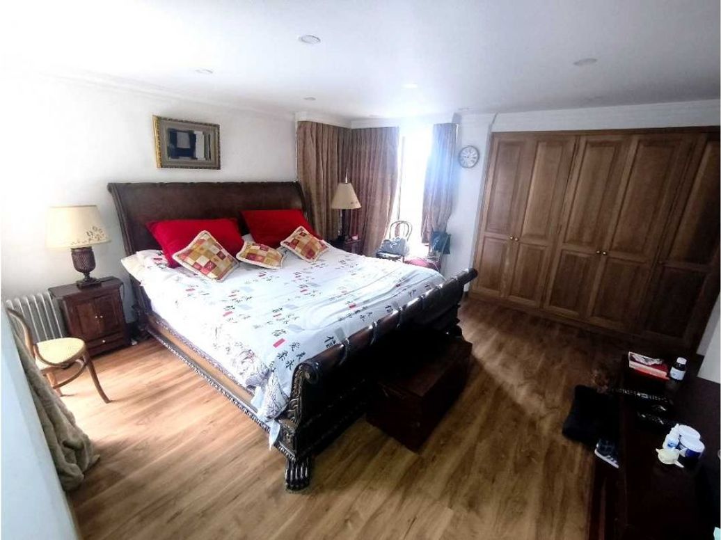 Apartamento de 4 alcobas en venta en Los Rosales, Bogotá, 284 m² · foto 17 de 20
