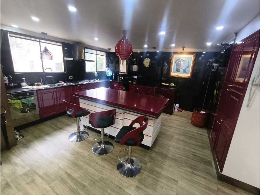 Apartamento de 4 alcobas en venta en Los Rosales, Bogotá, 284 m² · foto 6 de 20