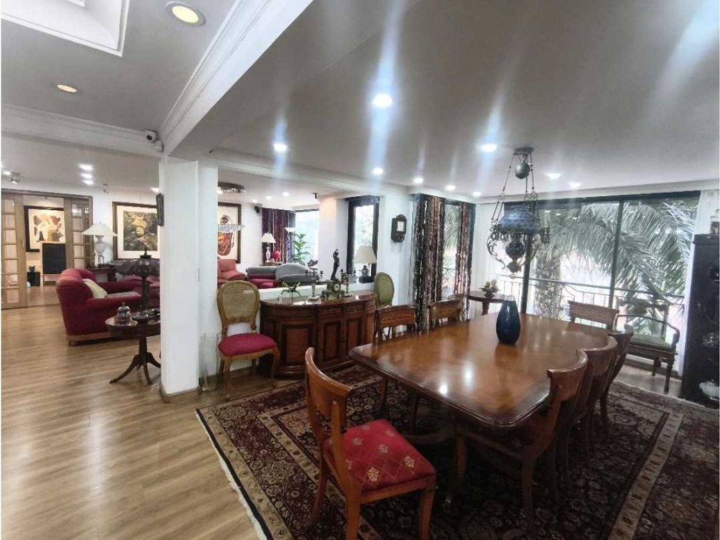 Apartamento de 4 alcobas en venta en Los Rosales, Bogotá, 284 m² · foto 3 de 20
