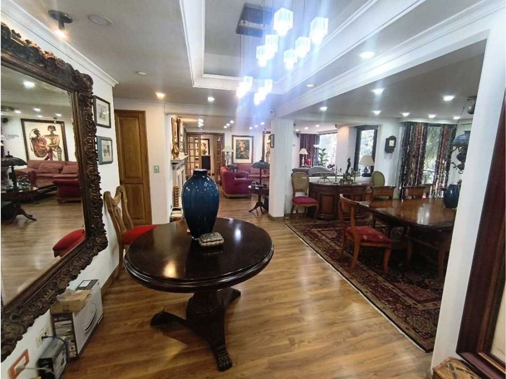 Apartamento de 4 alcobas en venta en Los Rosales, Bogotá, 284 m² · foto 13 de 20