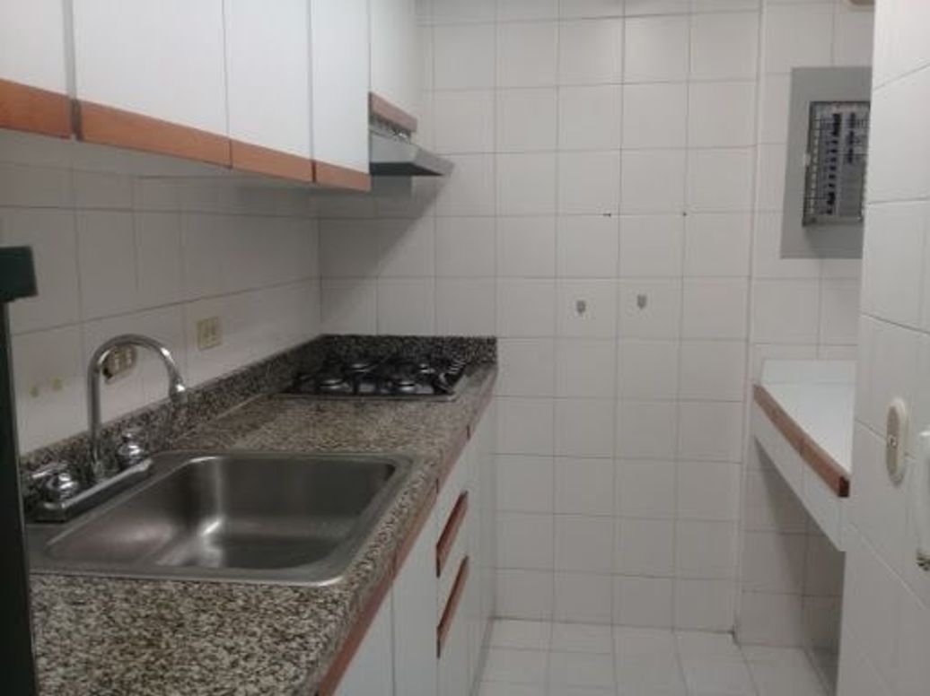 Apartamento de 2 alcobas en venta en Country Club, Bogotá, 90 m² · foto 10 de 15