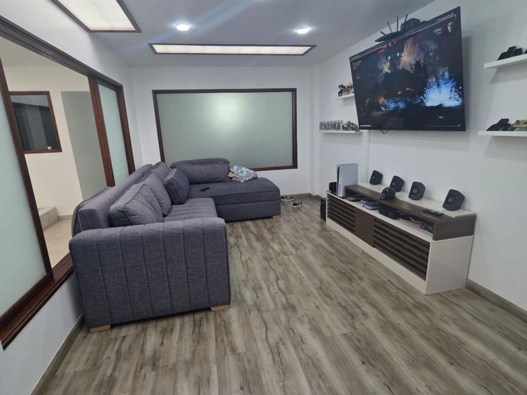 Casa de 4 alcobas en venta en Prado Veraniego Sur, Bogotá, 320 m² · foto 2 de 17