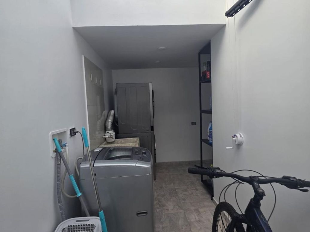 Casa de 4 alcobas en venta en Prado Veraniego Sur, Bogotá, 320 m² · foto 7 de 17