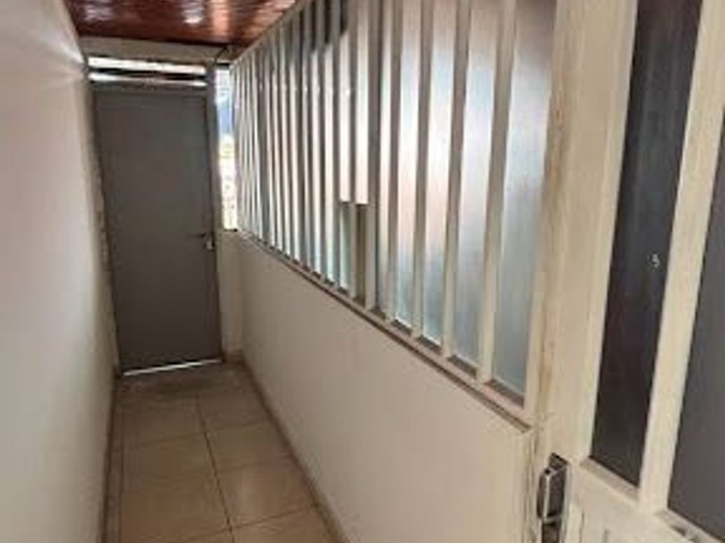 Casa de 11 alcobas en venta en El Muelle, Bogotá, 240 m² · foto 16 de 20