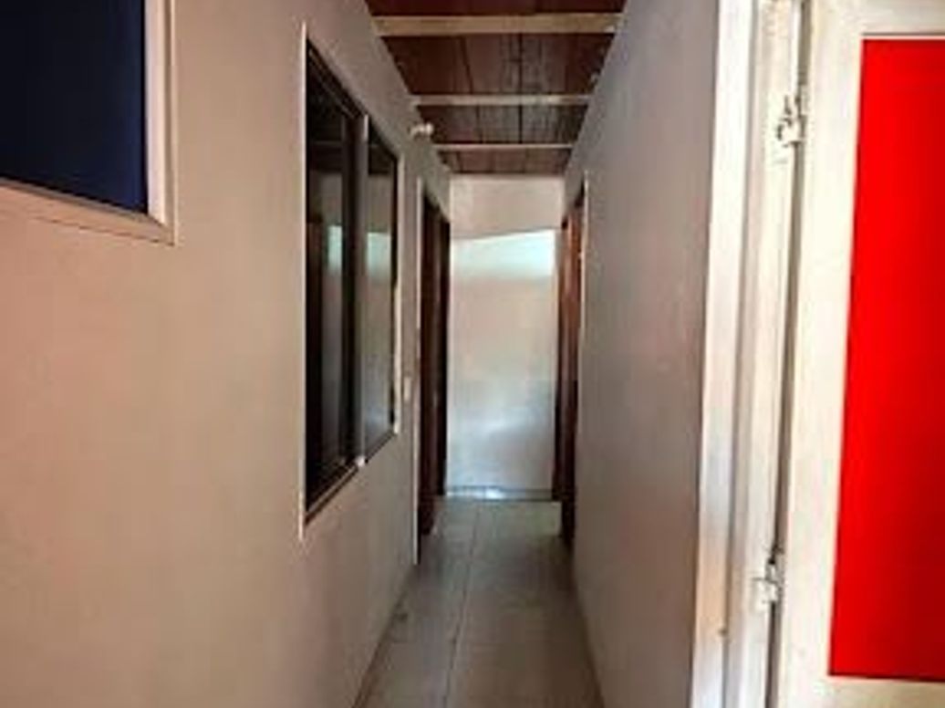 Casa de 11 alcobas en venta en El Muelle, Bogotá, 240 m² · foto 11 de 20