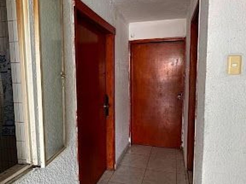 Casa de 11 alcobas en venta en El Muelle, Bogotá, 240 m² · foto 6 de 20