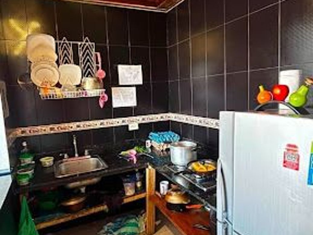 Casa de 11 alcobas en venta en El Muelle, Bogotá, 240 m² · foto 13 de 20