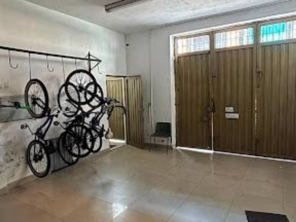 Casa de 11 alcobas en venta en El Muelle, Bogotá, 240 m² · foto 9 de 20