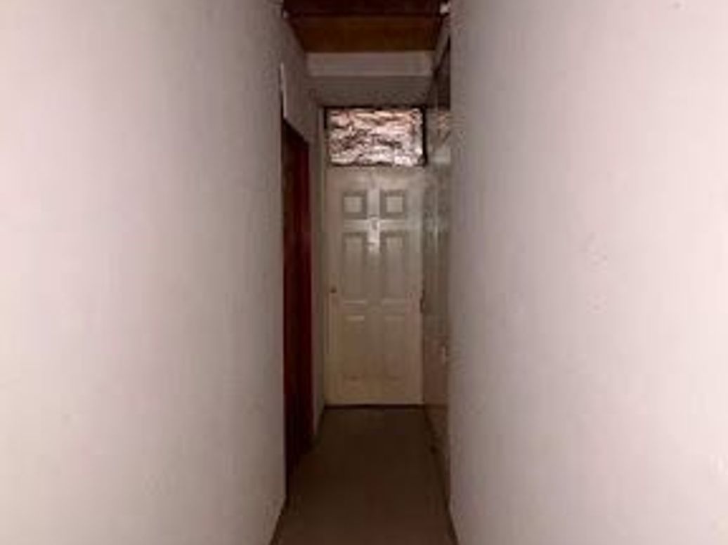 Casa de 11 alcobas en venta en El Muelle, Bogotá, 240 m² · foto 2 de 20
