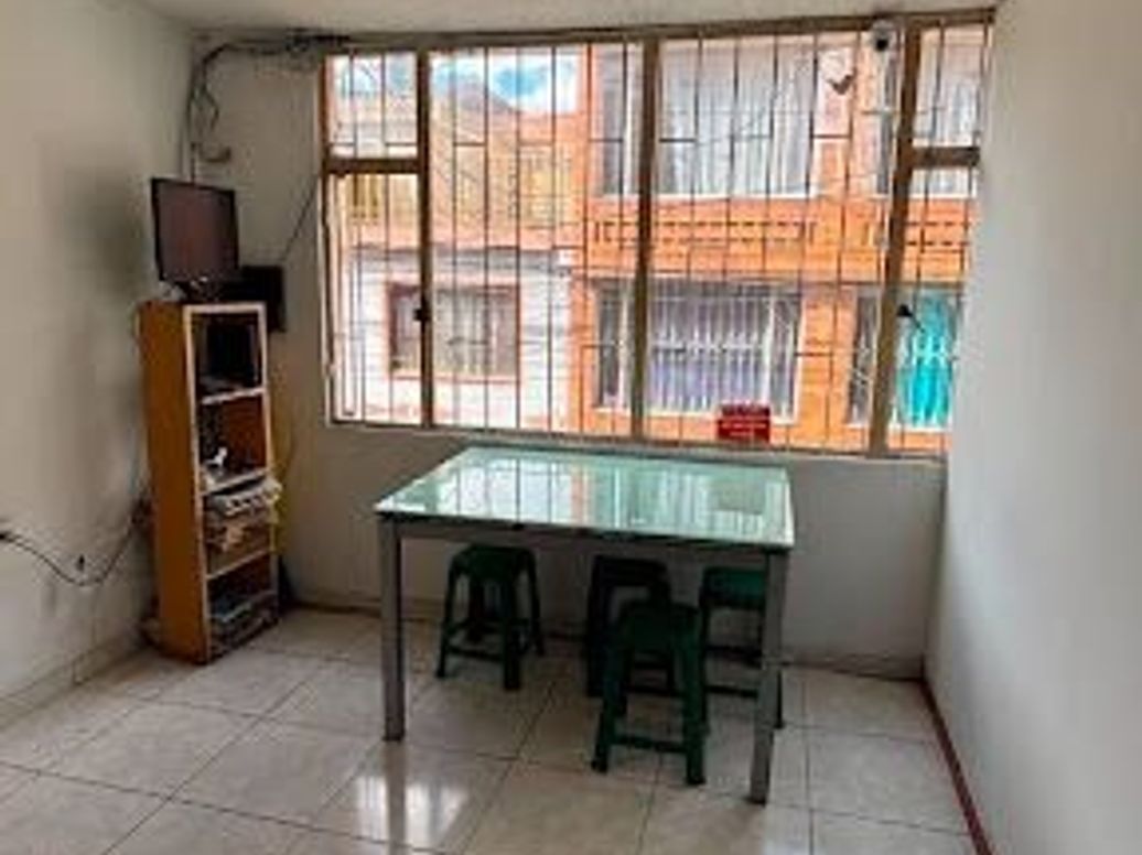 Casa de 11 alcobas en venta en El Muelle, Bogotá, 240 m² · foto 5 de 20