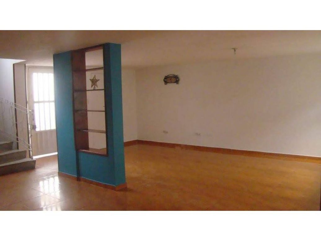 Casa de 9 alcobas en venta en Normandía, Bogotá, 480 m² · foto 6 de 17