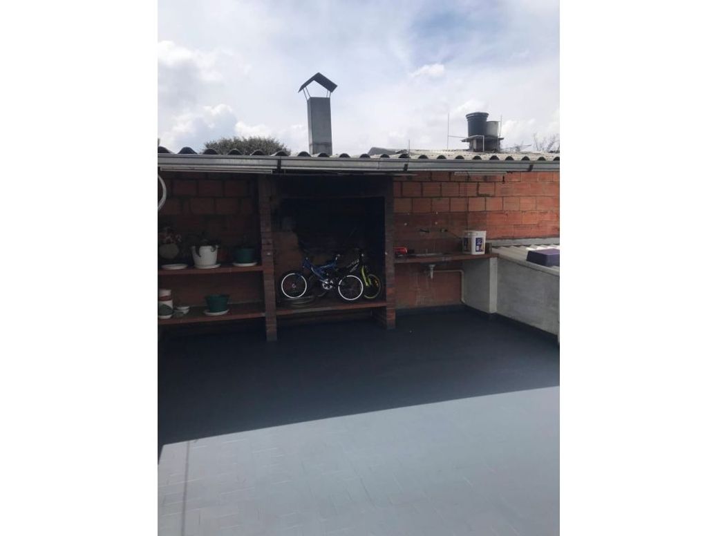 Casa de 9 alcobas en venta en Normandía, Bogotá, 480 m² · foto 15 de 17