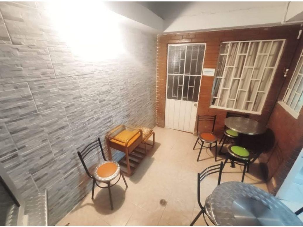 Casa de 9 alcobas en venta en Normandía, Bogotá, 480 m² · foto 4 de 17
