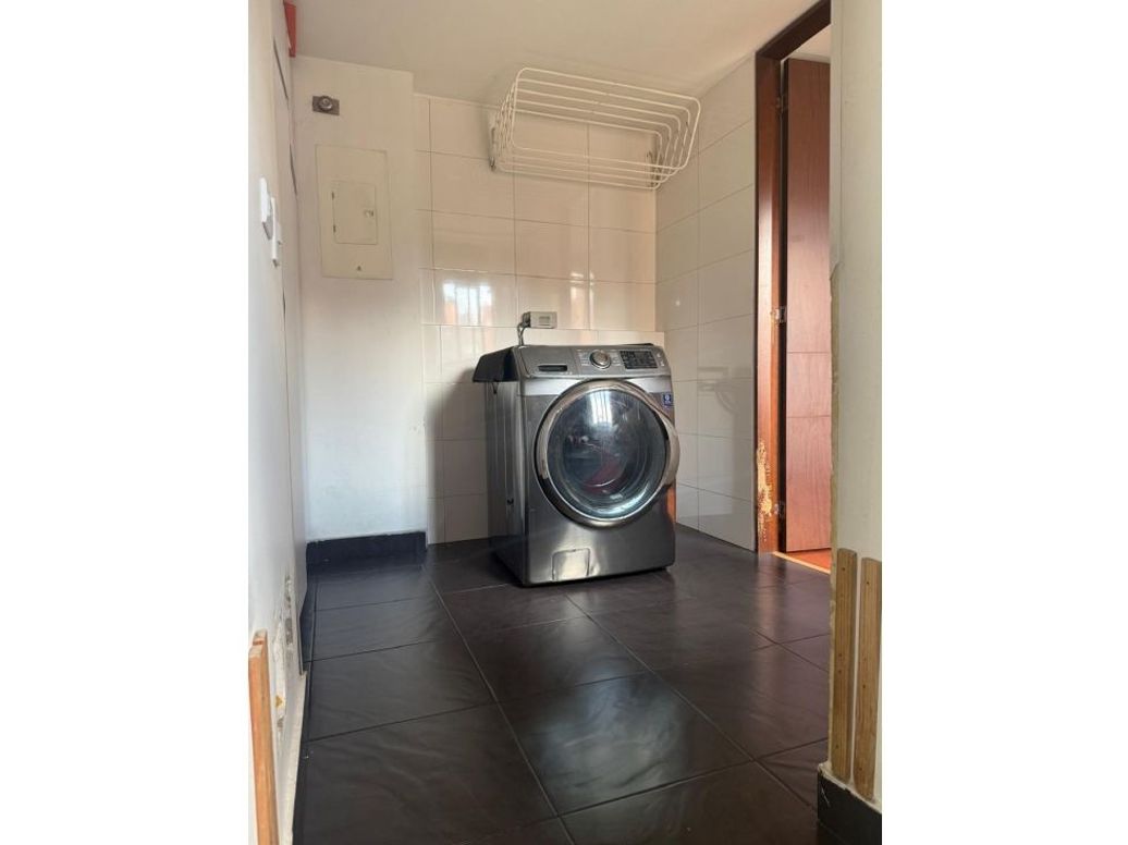 Apartamento de 4 alcobas en venta en Fontibón, Bogotá, 211 m² · foto 4 de 20