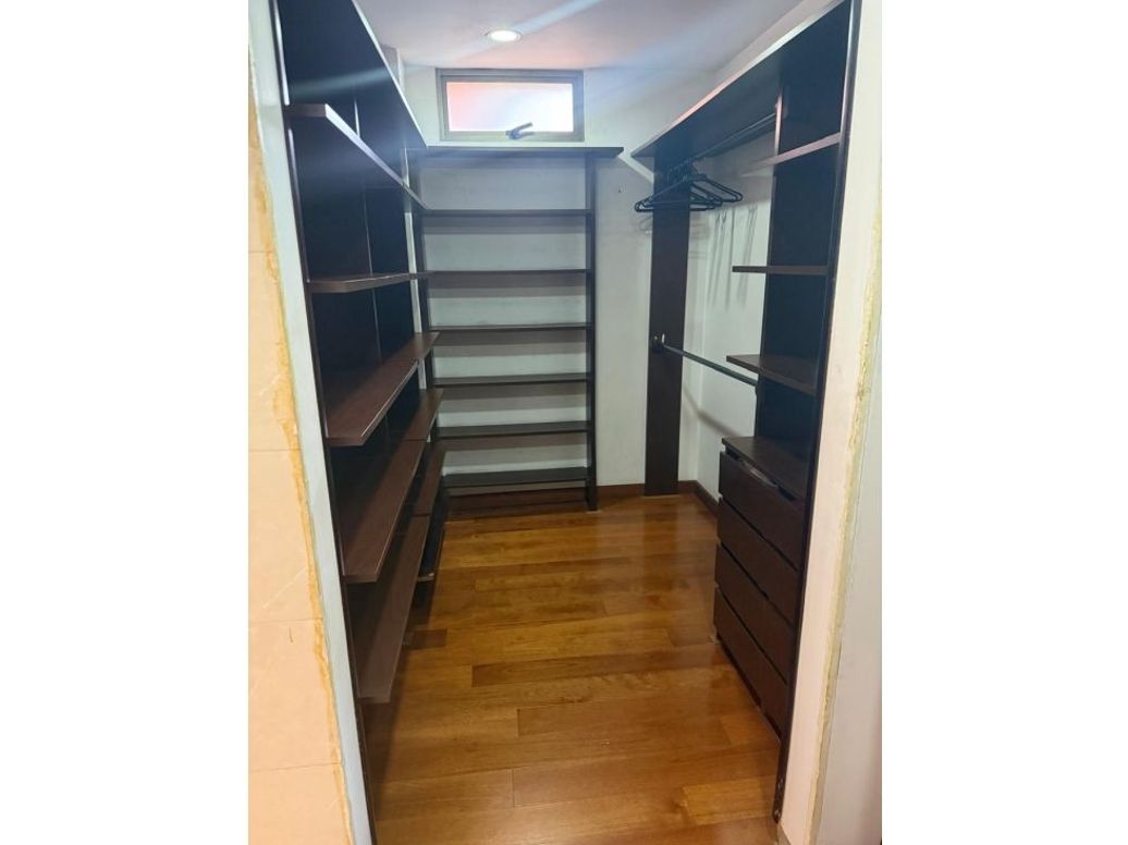 Apartamento de 4 alcobas en venta en Fontibón, Bogotá, 211 m² · foto 9 de 20