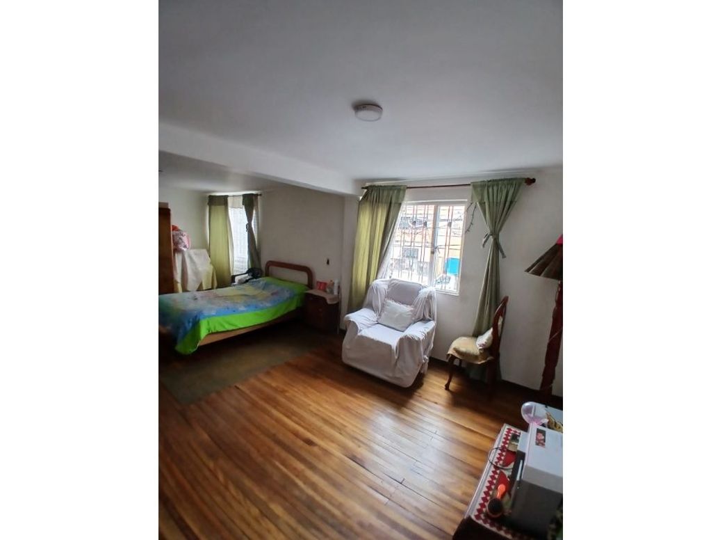 Casa de 7 alcobas en venta en Santa Isabel, Bogotá, 225 m² · foto 2 de 20