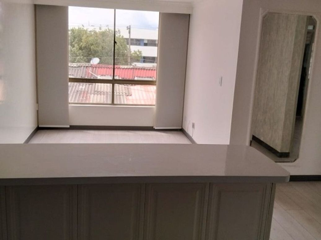 Apartamento de 3 alcobas en venta en Santa Cecilia, Bogotá, 52 m² · foto 2 de 16