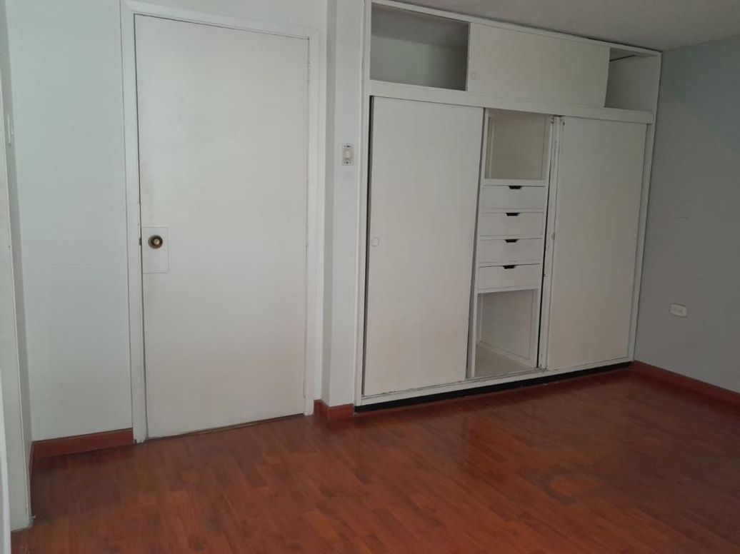 Casa de 5 alcobas en venta en María Cristina, Bogotá, 385 m² · foto 11 de 20