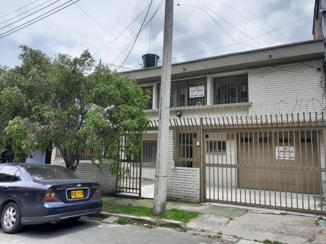 Casa de 5 alcobas en venta en María Cristina, Bogotá, 385 m² · foto 4 de 20