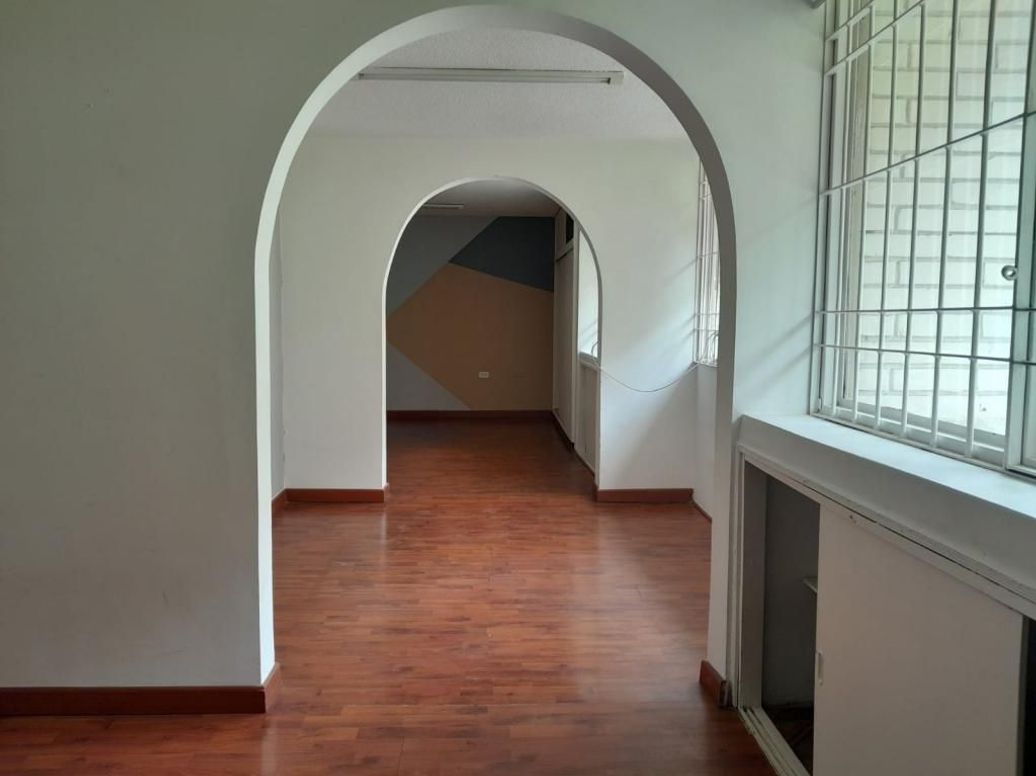 Casa de 5 alcobas en venta en María Cristina, Bogotá, 385 m² · foto 6 de 20