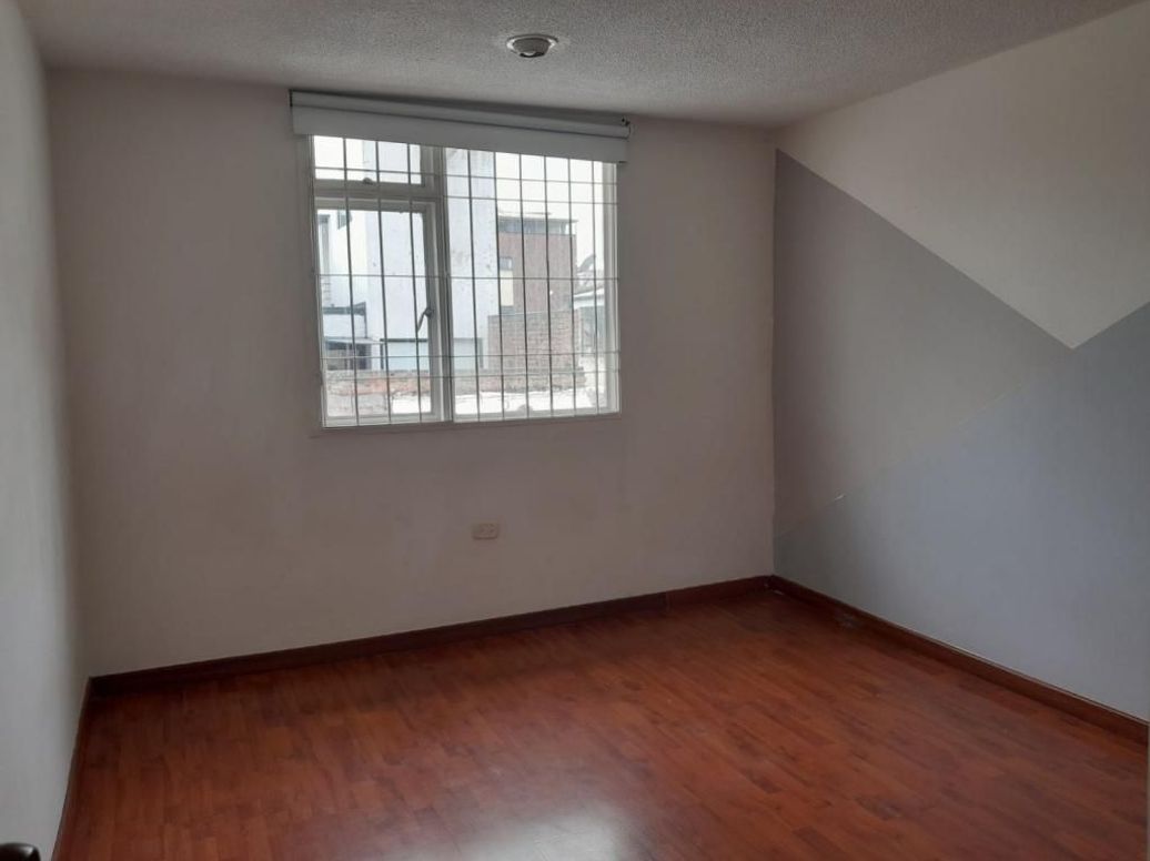 Casa de 5 alcobas en venta en María Cristina, Bogotá, 385 m² · foto 15 de 20