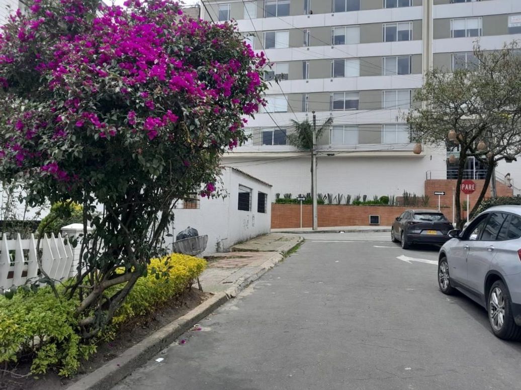 Casa de 5 alcobas en venta en María Cristina, Bogotá, 385 m² · foto 5 de 20