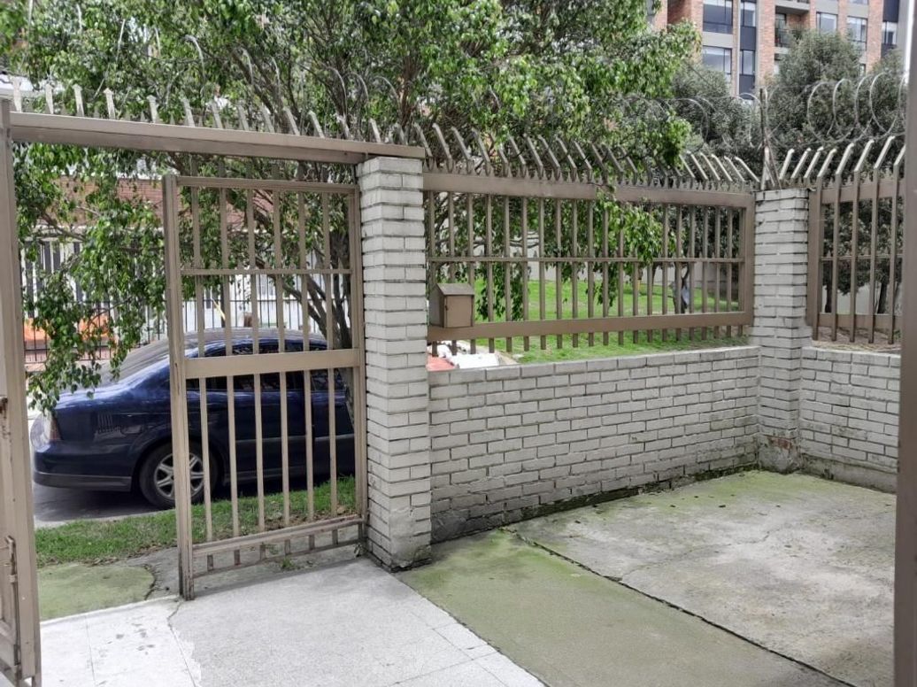 Casa de 5 alcobas en venta en María Cristina, Bogotá, 385 m² · foto 3 de 20